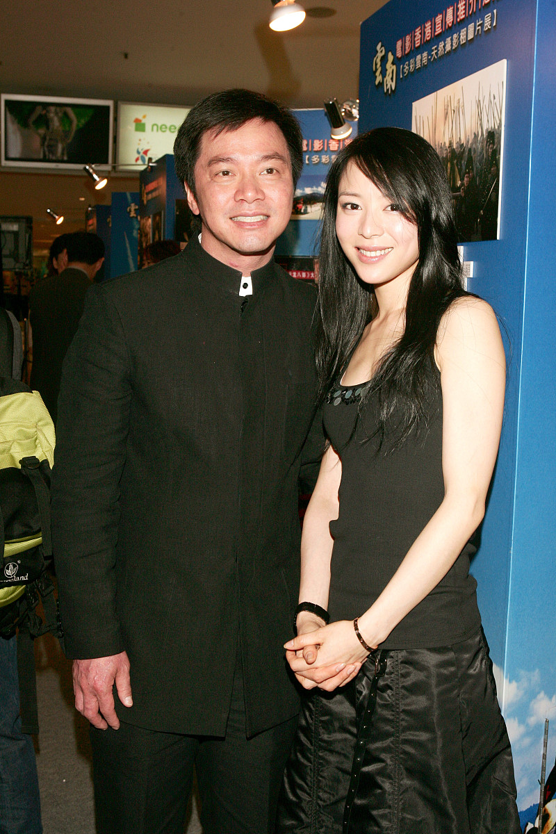 2006年4月8日,香港,著名导演唐季礼,女演员张静初出席云南电影宣传推