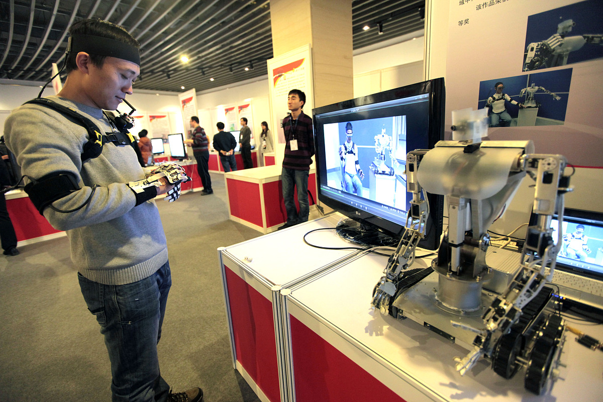 一学院的发展历史信息工程学院的前身为1979年建立的西北农学院计算机农业应用研究室。1984年西北农学院成立了计算机中心面向全校师生和社会开展计算机基础教育和普及。1996年成立计算机科学系同年开始招收计算机应用大专生。1999年10月新的西北农林科技大学重新组建后进行资源和学科优化配置于2000年7月组建了16个学院信息工程学院即为其中的一个学院。1999年开始面向全国招收计算机科学与技术专业本