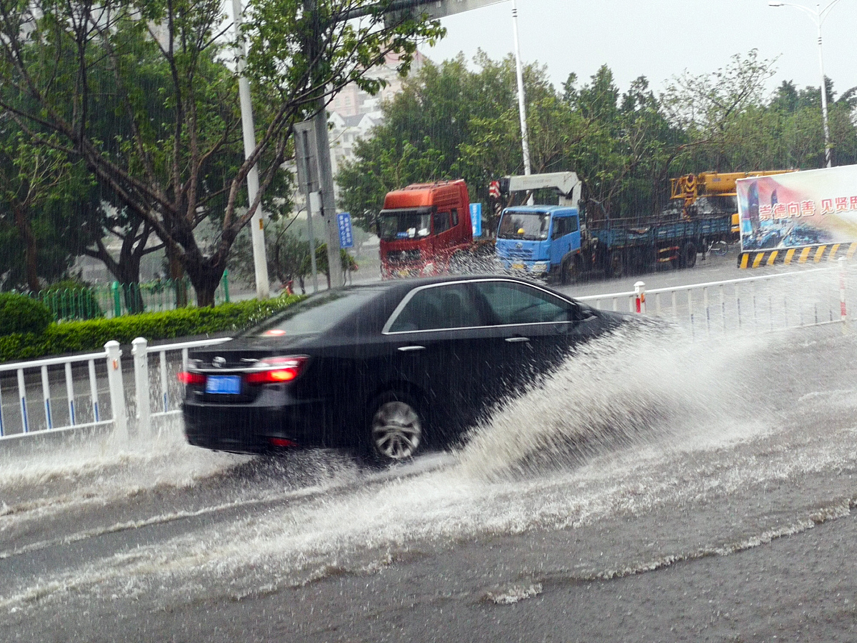 杭州市防指于7月21日18时40分启动防汛IV级应急响应写10条评论