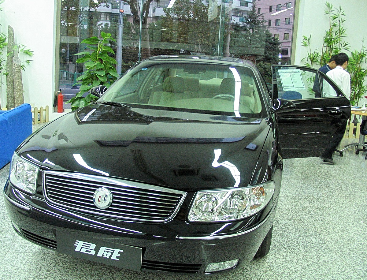 05款别克君威25基本型和25豪华型有什么区别