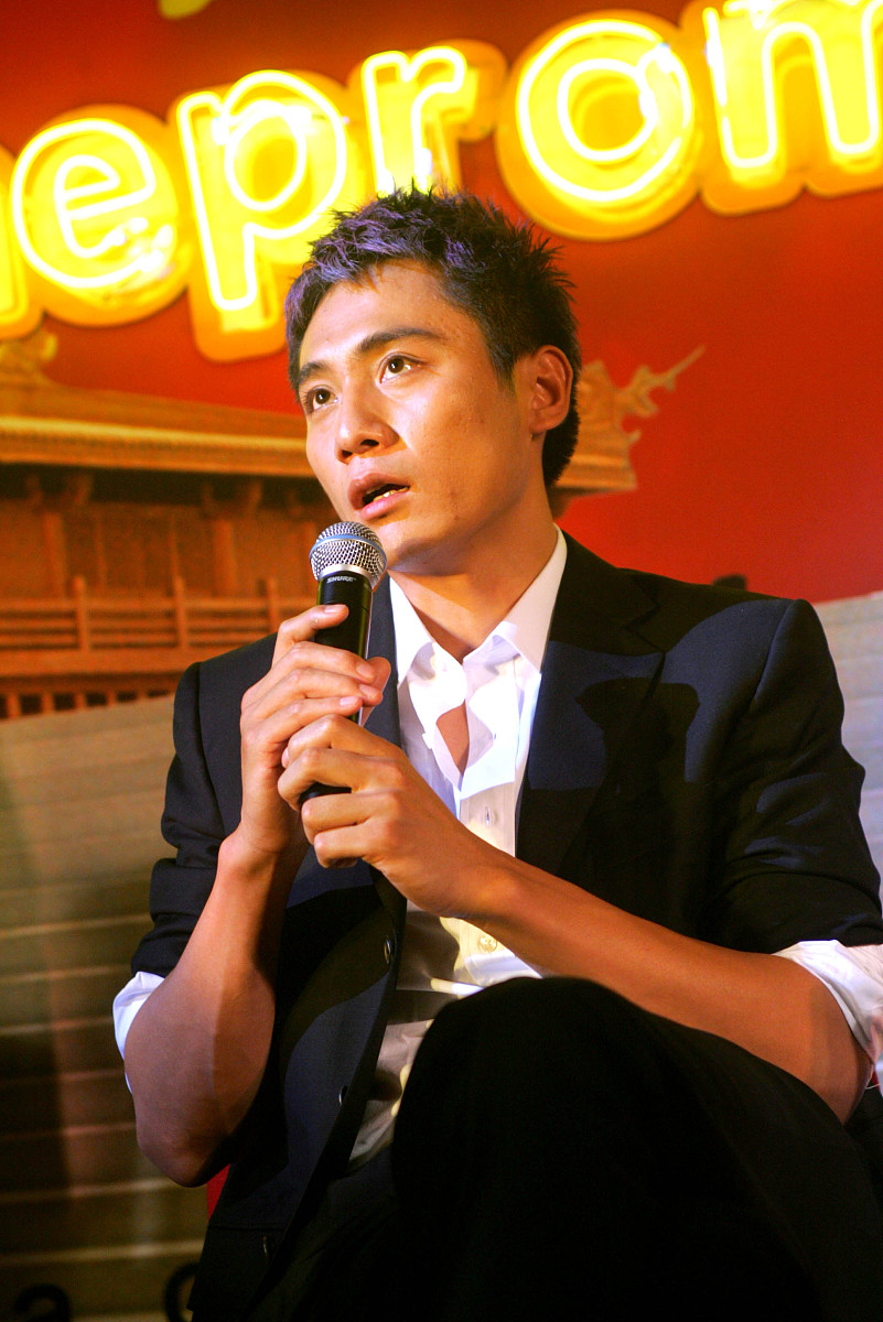 2005年<strong>9</strong>月21日,北京,电影《无极》官方网站启动仪式.