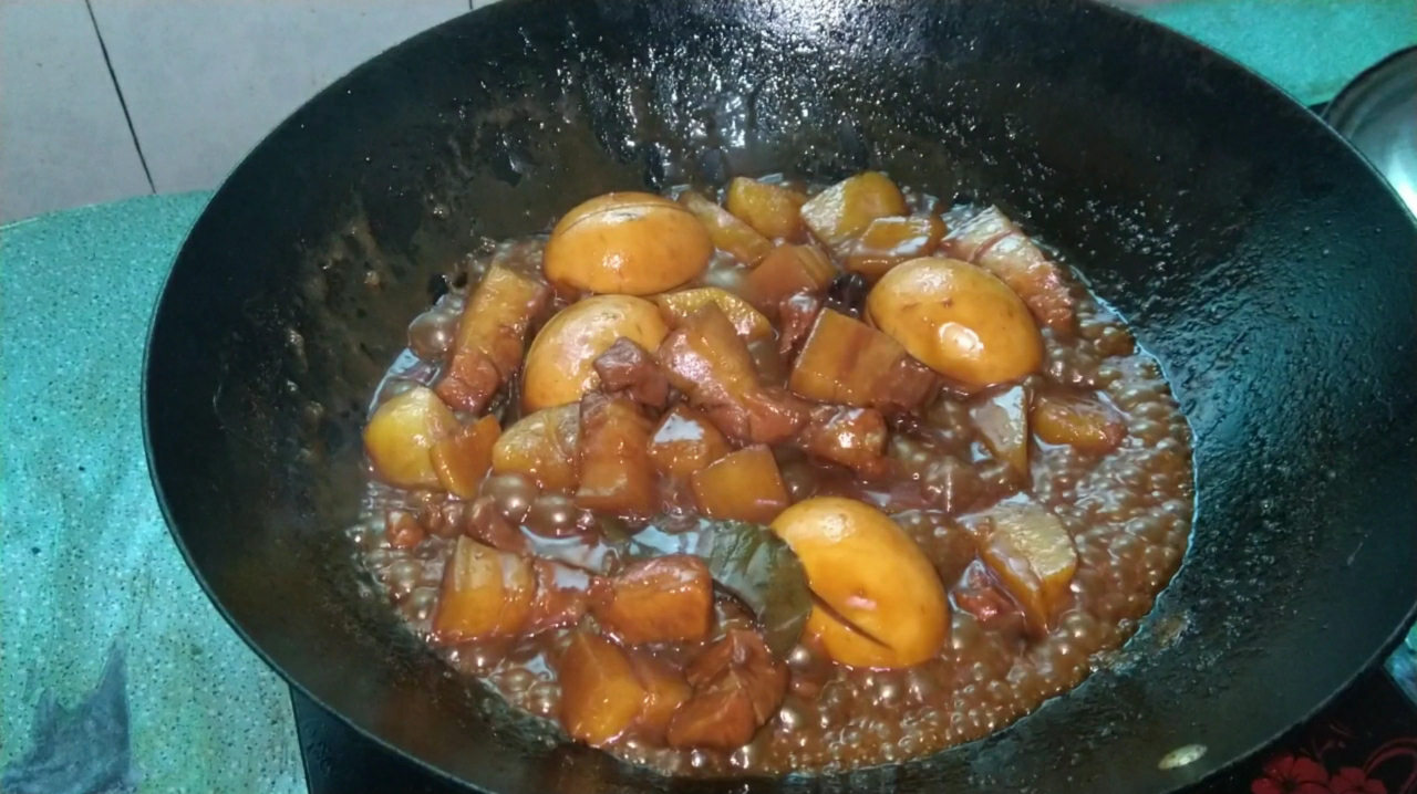 年夜饭家常菜谱,土豆鸡蛋红烧肉,老少皆宜,操作简单味道美