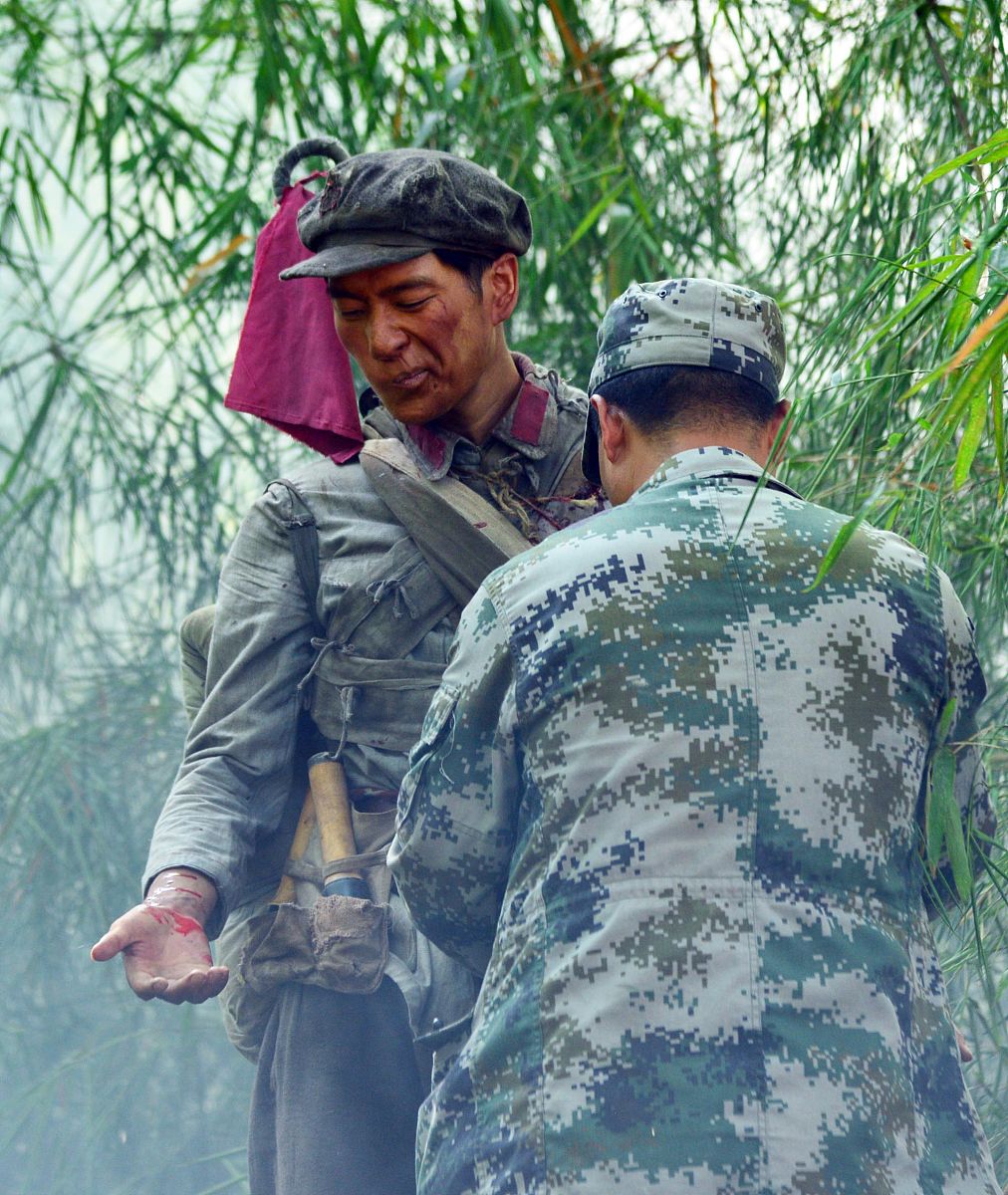 写一篇关于【xxxx】的文章故事剧本例如：写一篇猪八戒背媳妇的故事剧本