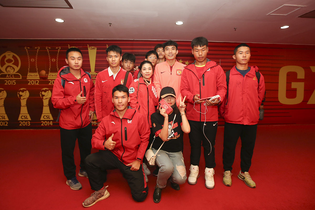 2019年12月1日,广东广州,2019中超第30轮,恒大淘宝3-0申花,赛后恒大众