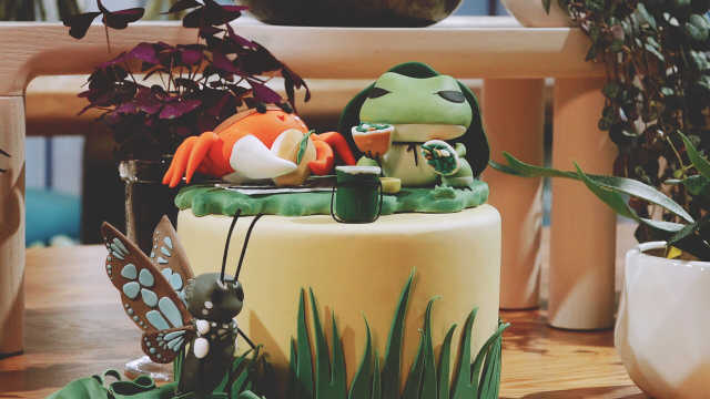 这对姐弟做出了爆红的旅行青蛙蛋糕