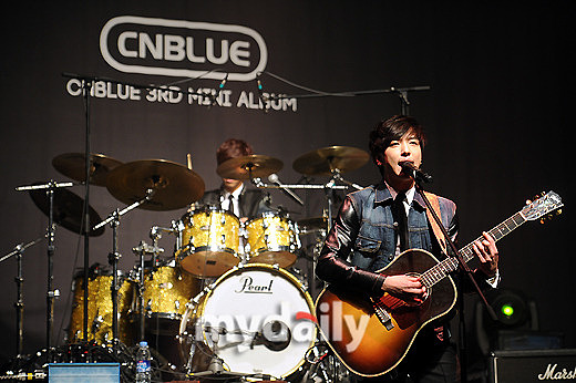 2012年3月26日,韩国音乐组合cnblue于上午在首尔举行了面向国内外媒体