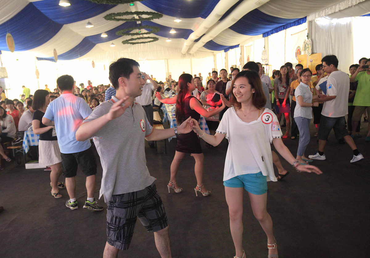 提供一份帅气男宠的人物设定