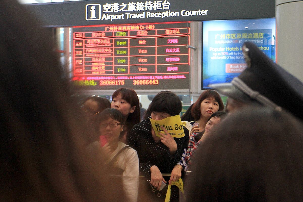 广州东站怎么找到自己的候车室？