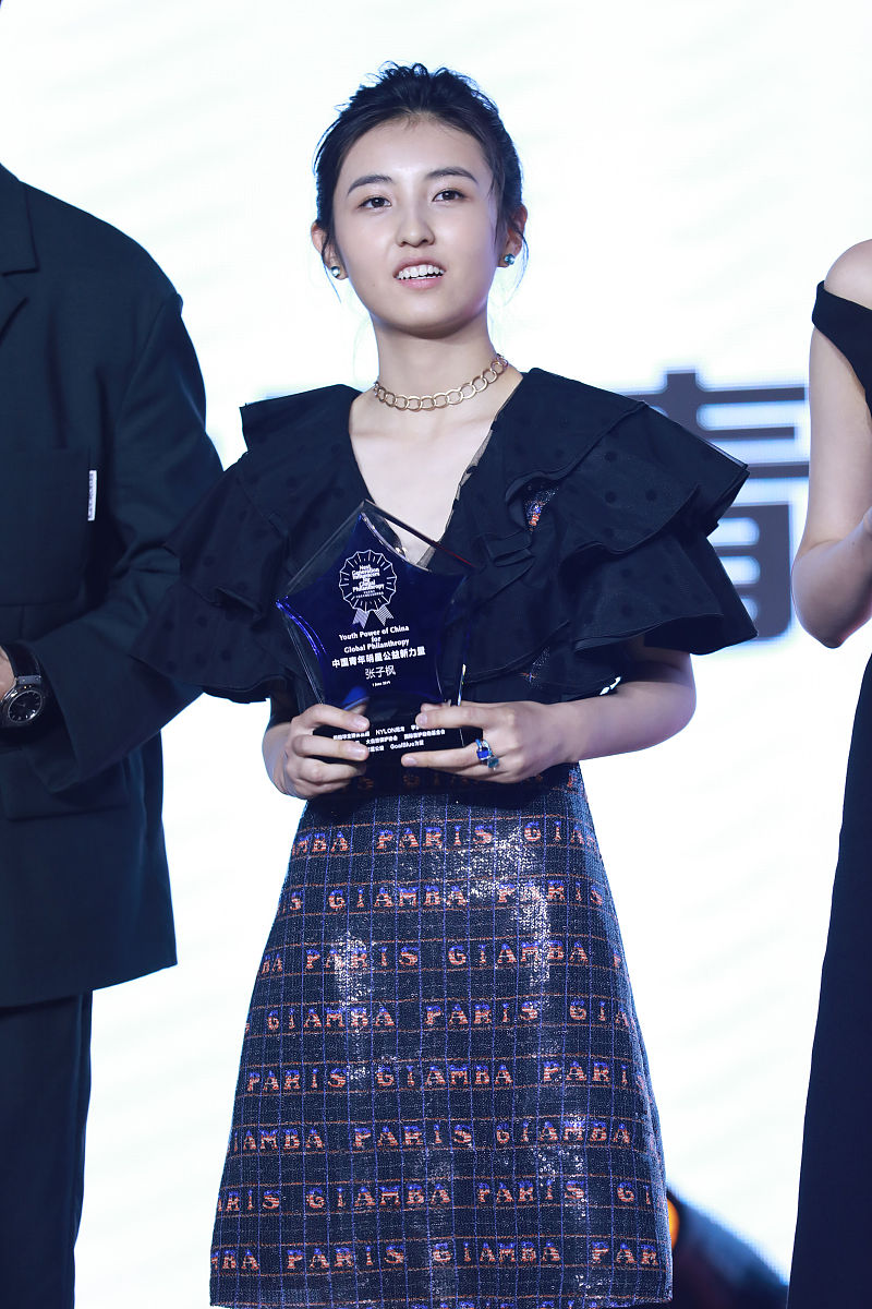 张子枫：中国新生代实力演员，演艺之路回顾