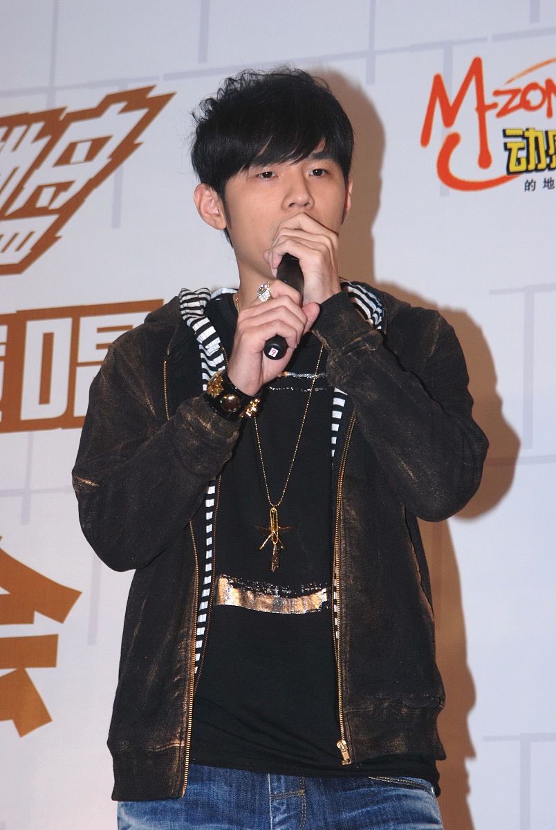 周杰伦演唱会黄牛票炒到15万？20条评论呼吁抵制！