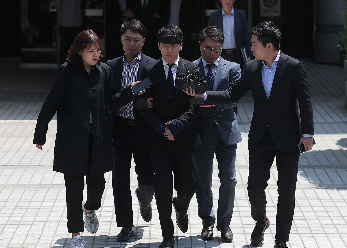 刑事案件法律帮助：选择专业律师团队，保障您的权益