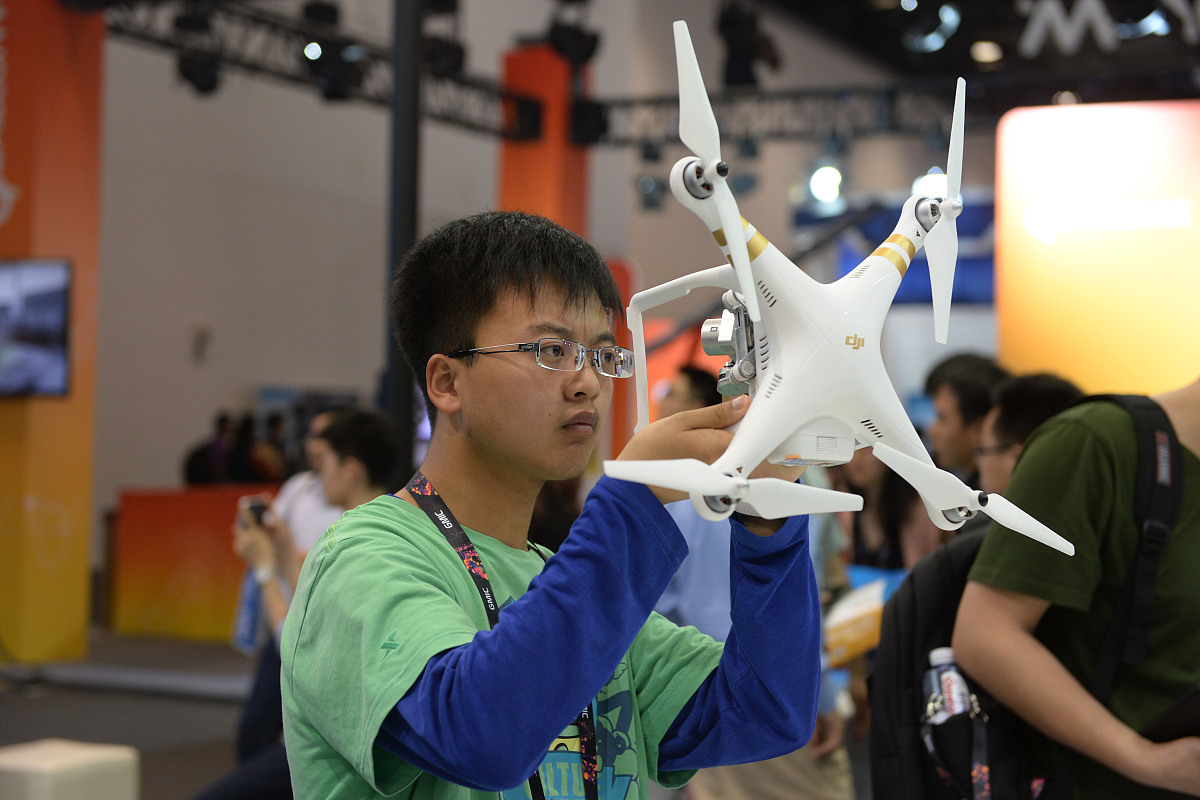 鄢陵人工智能学校无人机应用专业2021年招生