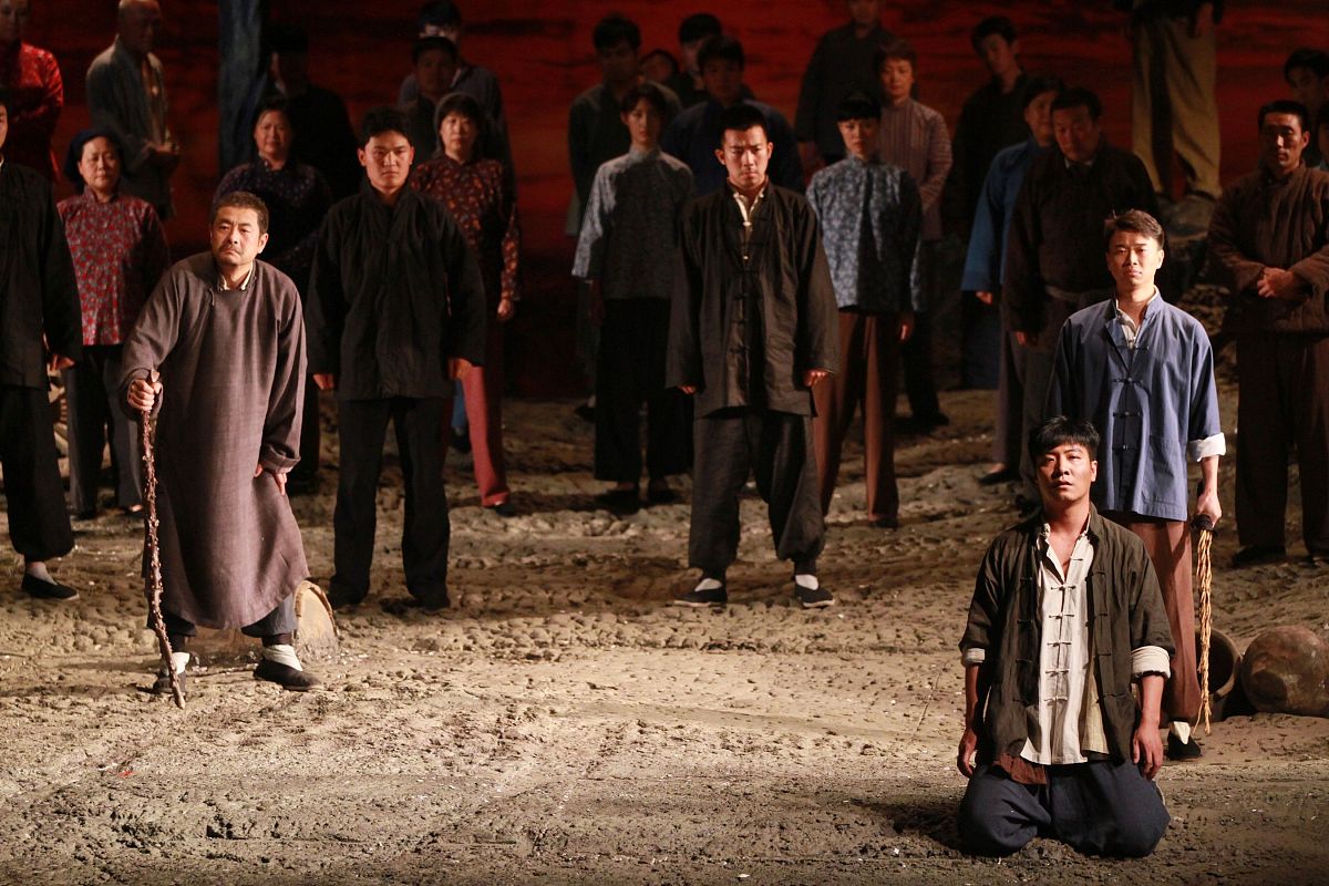 白鹿原主要内容概括：白嘉轩的三个儿子与家族兴衰