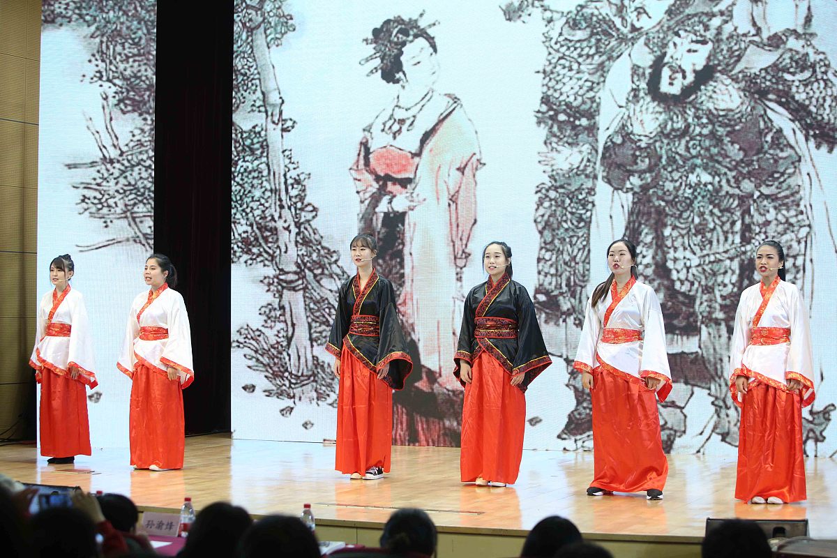 用故事的形式描写《木兰辞》