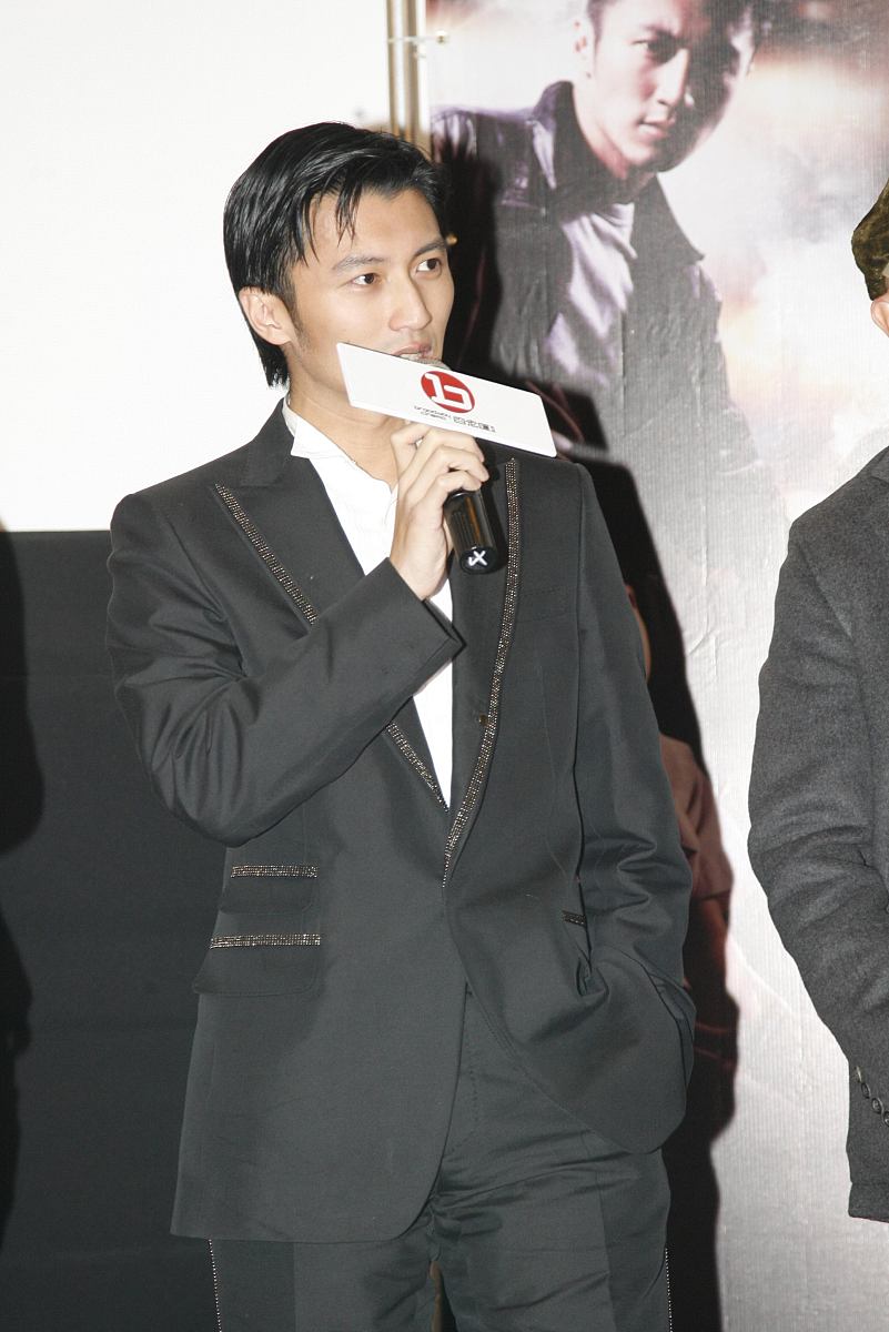 2008年11月19日,北京,电影《证人》首映礼在京举行.谢霆锋+++_+++证人