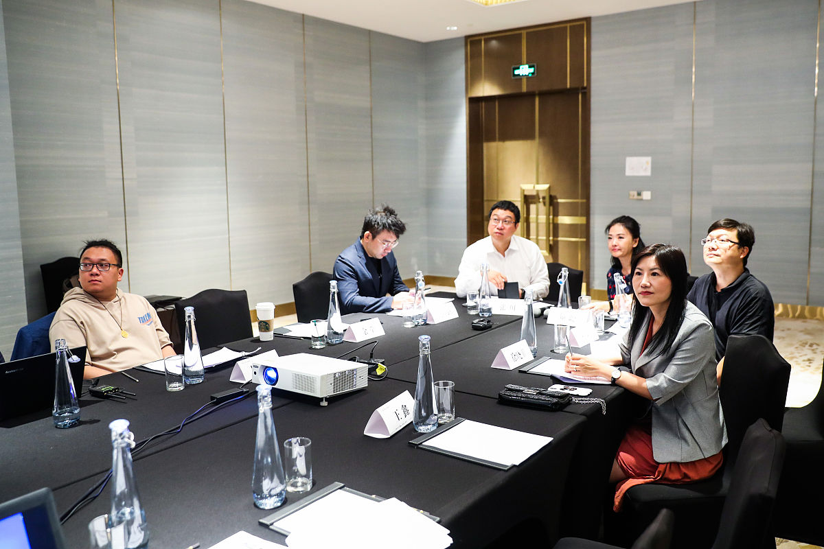 专家与管理者并肩：战略评审的双重保障