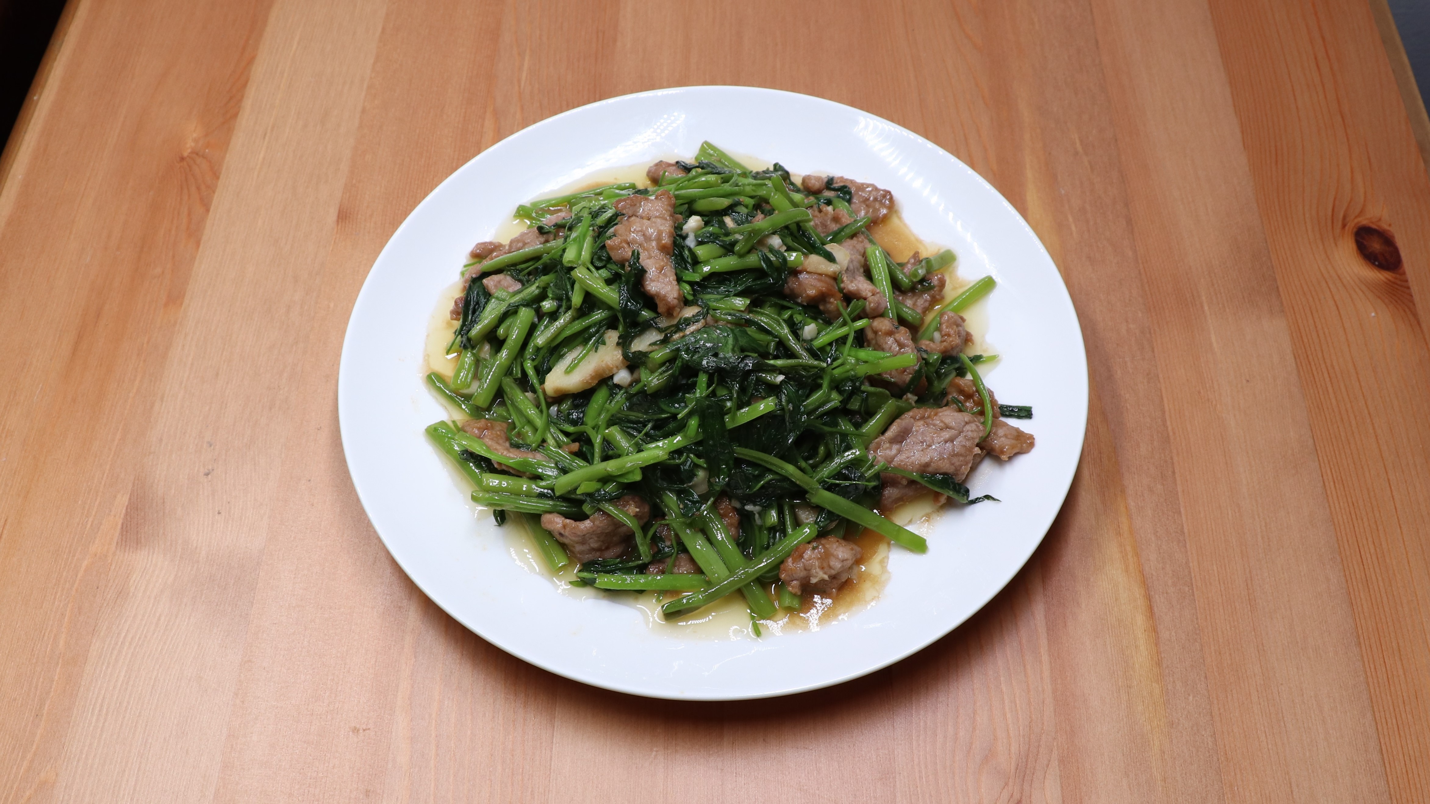 沙茶牛肉炒空心菜,原来空心菜还能这么炒,荤素搭配,风味独特
