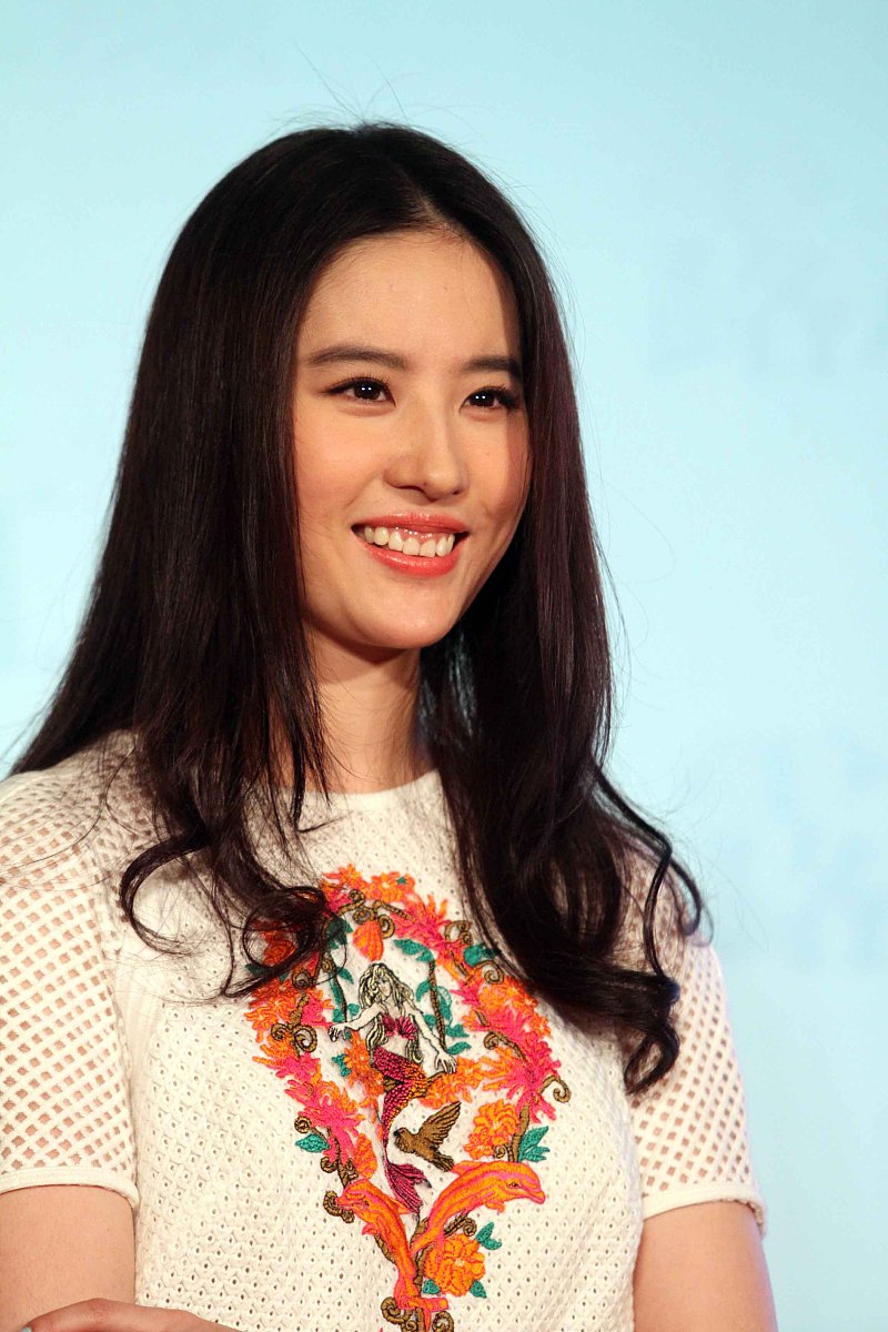 <strong>2</strong>014年10月29日,北京,电影《露水红颜》首映记者会.***_***刘亦菲
