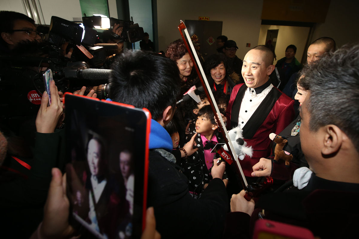 圣比埃尔临终：高鹏举的承诺与悲伤