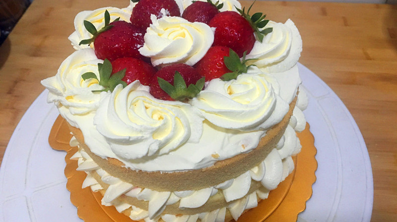 想吃蛋糕,不会抹面,教你在家做草莓裸蛋糕,不抹面,好看又好吃