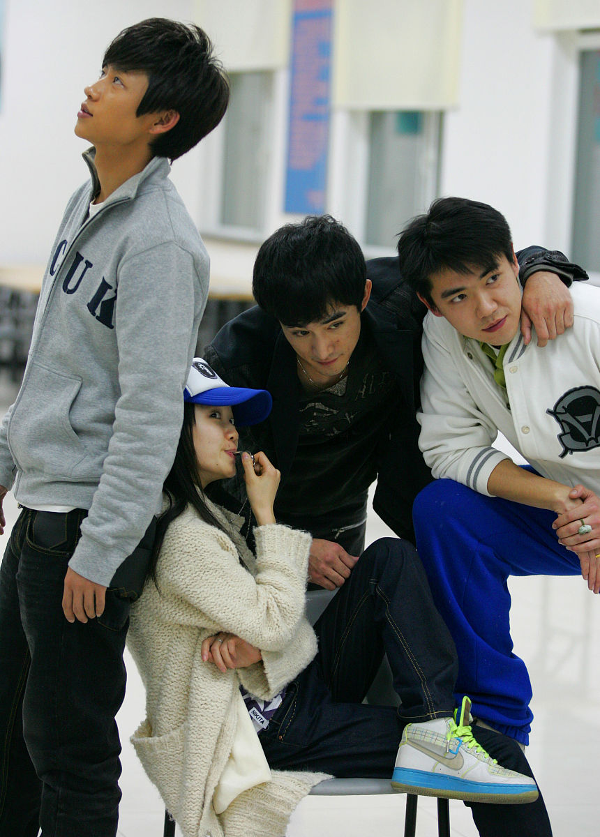 阳光男孩与文静女孩：赵建飞和小美的爱情故事