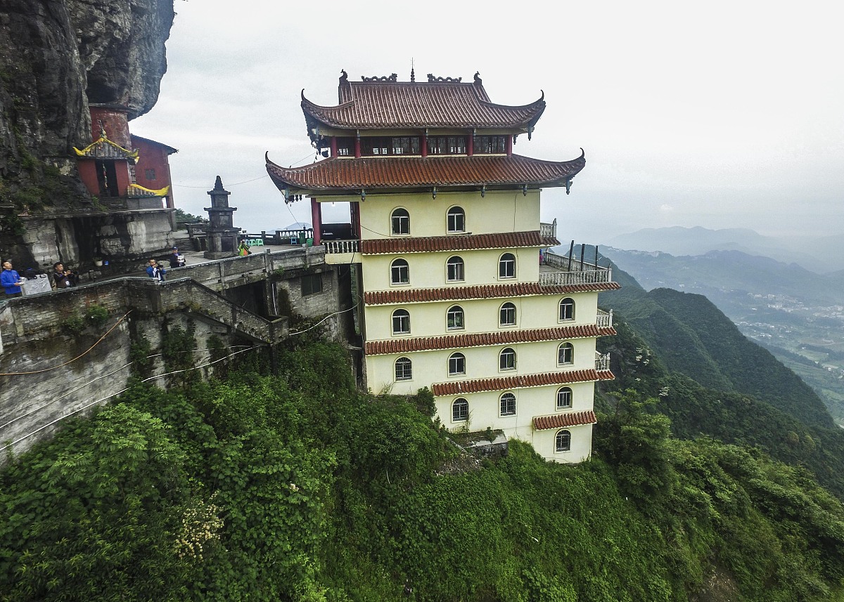 文章内容是贵州施工总承包资质办理费用内容生动