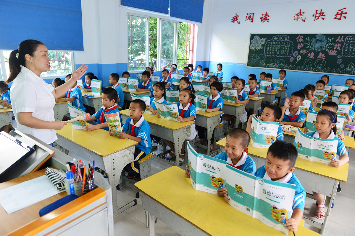 为提高小学二年级道德与法治教学质量我们还可以在哪些方面进行尝试呢？