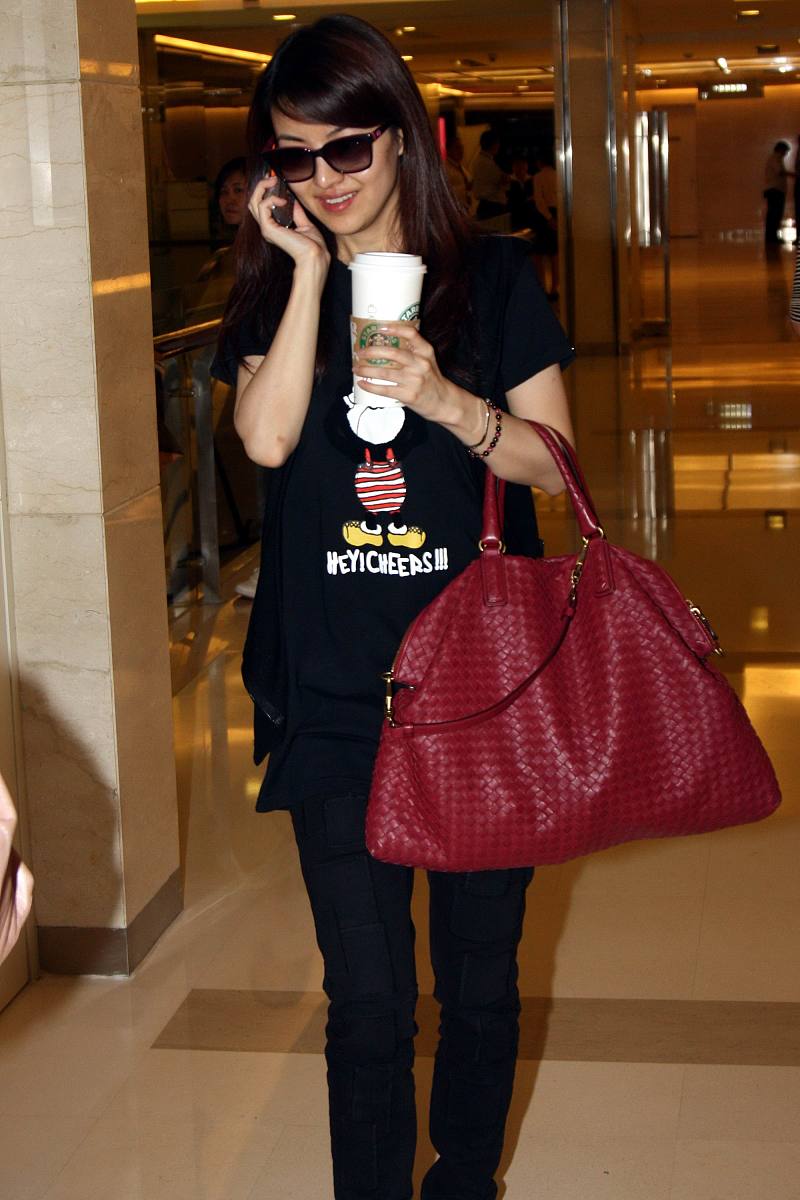 观后感生成器：输入多个观后感，合成一篇全新观后感