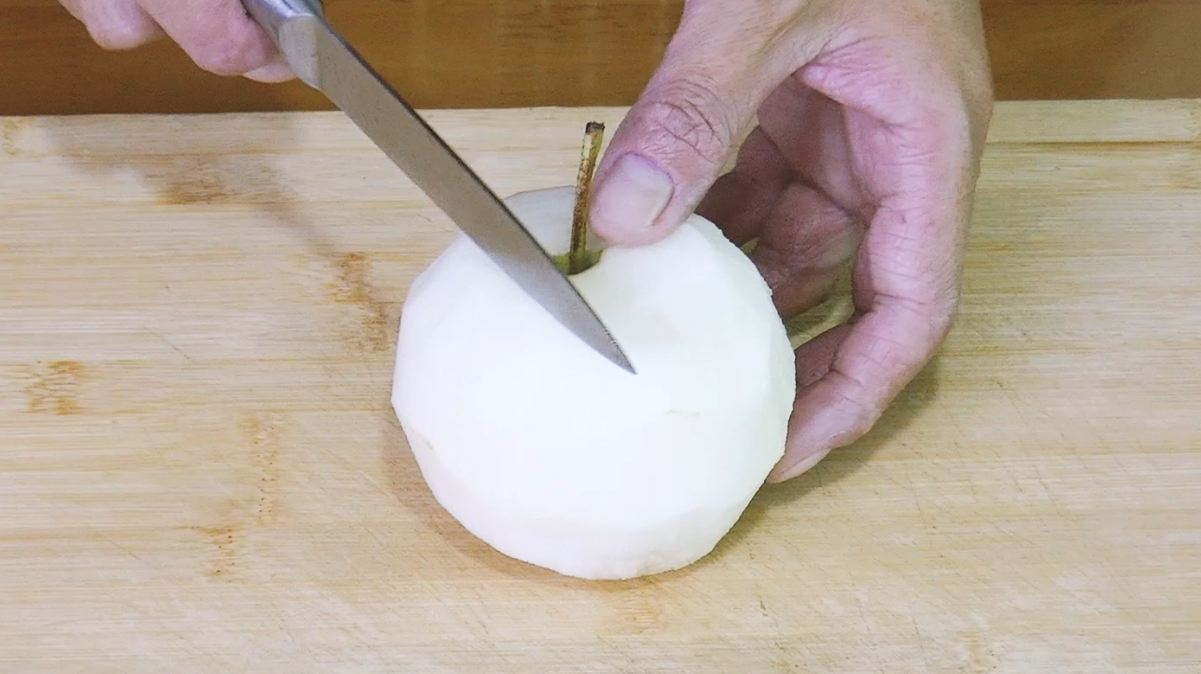 雪梨切一切,上锅这样一顿,清热又润肺,家人都喜欢吃