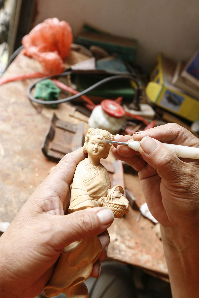 红楼梦为何是四大名著之首？深度解读其艺术魅力与文化价值