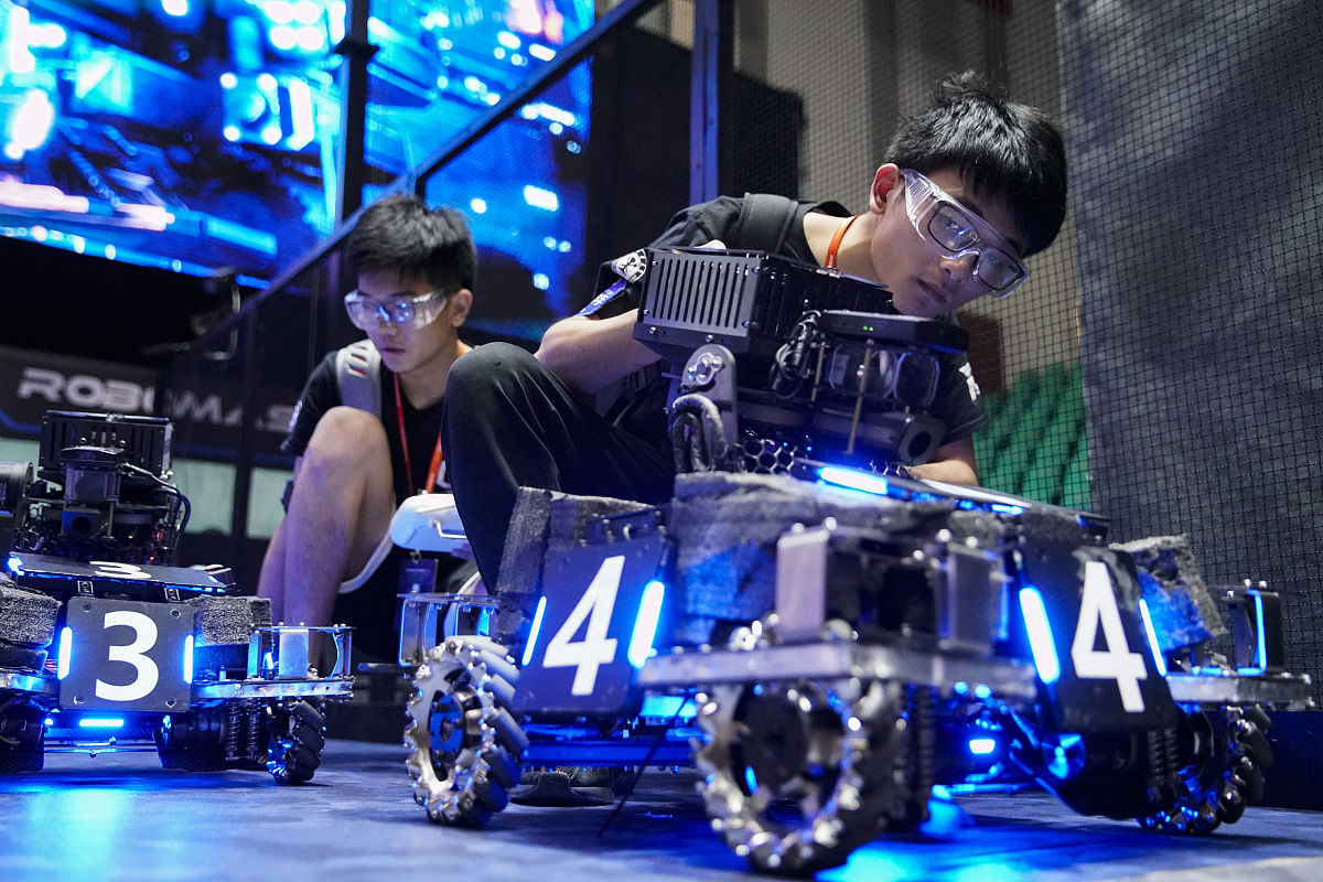 2019年5月26日,陕西西安,2019机甲大师赛中部分区赛8强:同济大学vs中