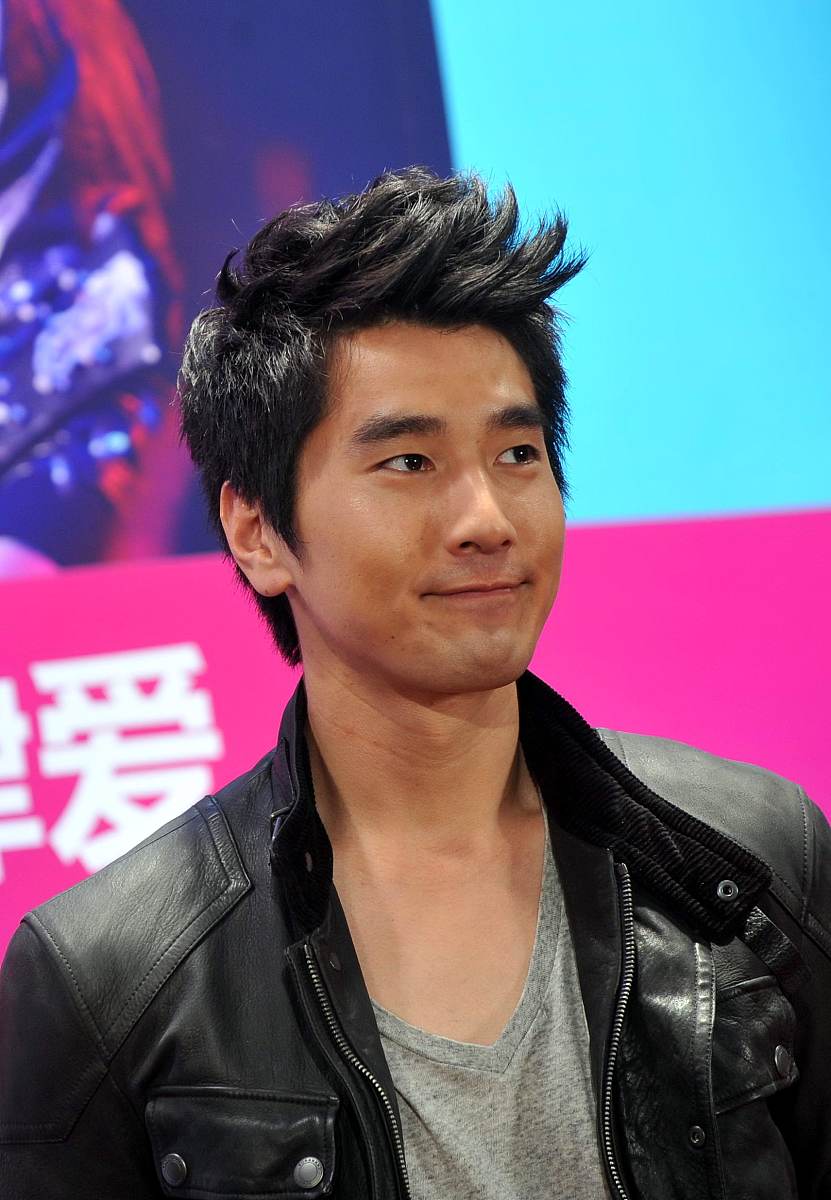 2012年05月14日,北京,电影《第一次》男生情歌告白会举行.***_***赵又