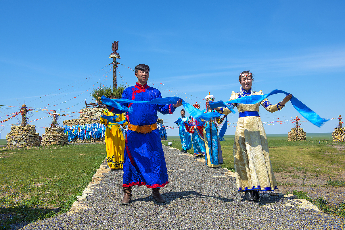 仰不剌叉是什么意思_词语仰不剌叉的意思