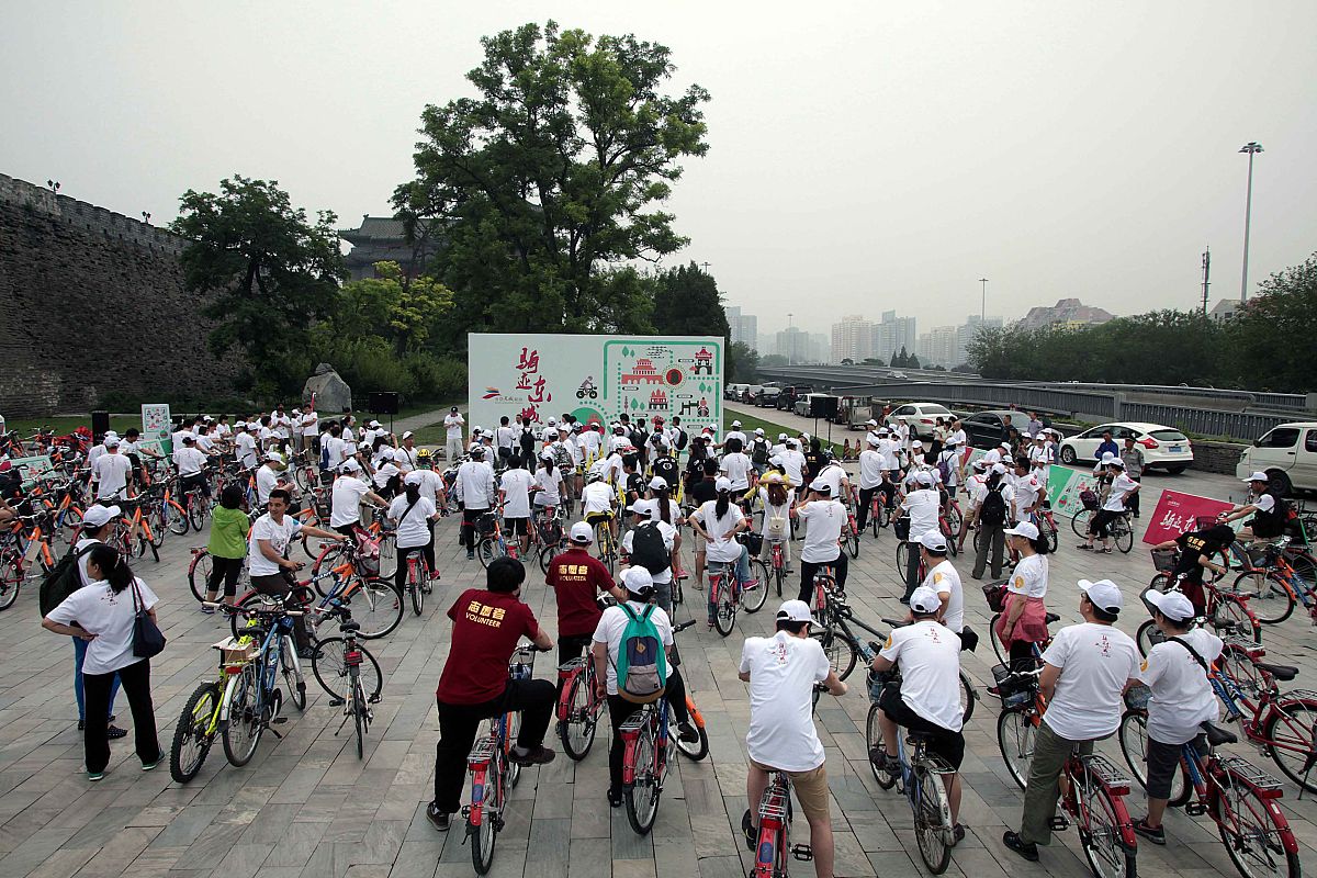 2014年6月21日,北京,"2014骑迹东城旅游行攻略大赛线下骑行活动"举行.