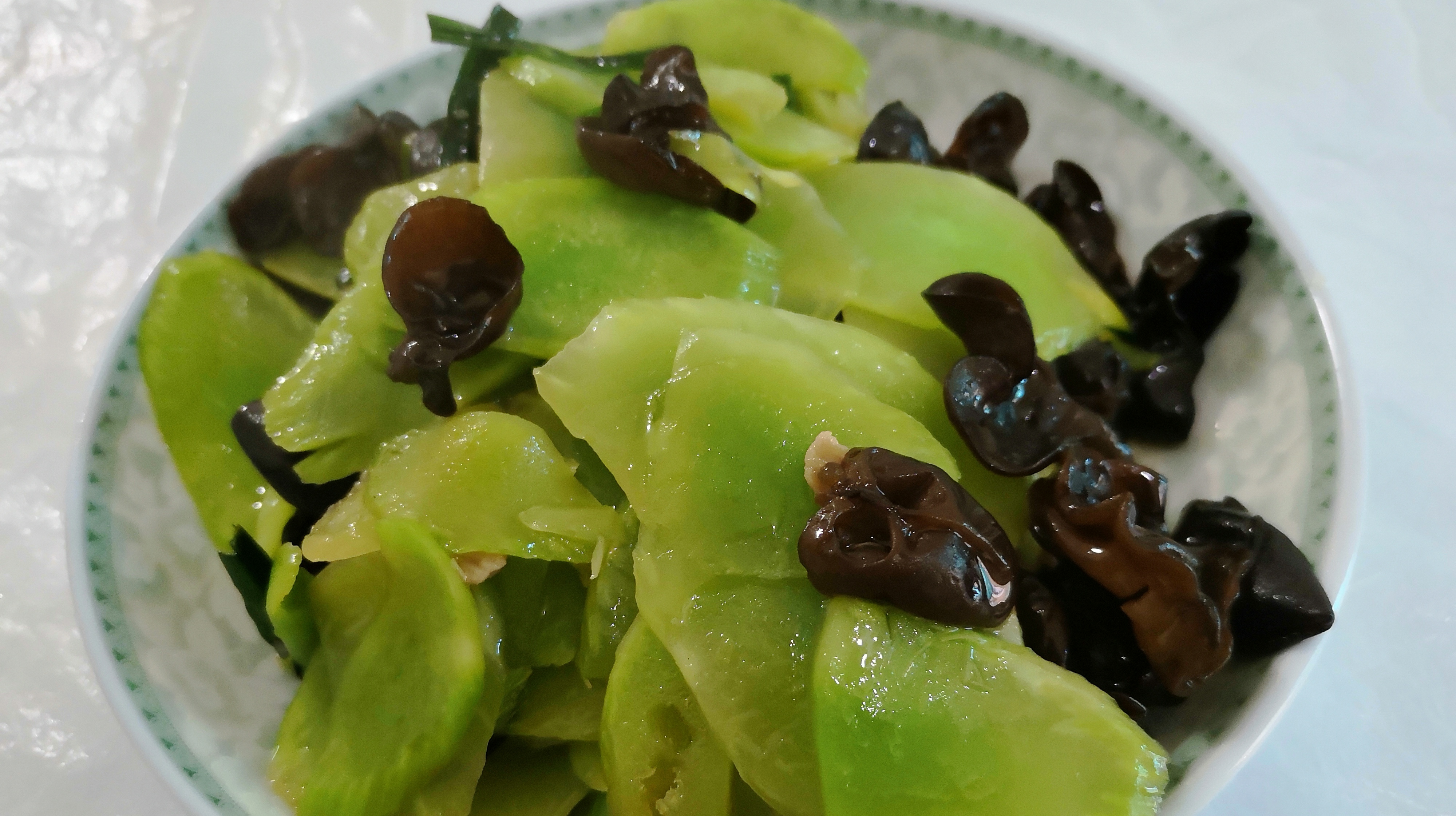 汪哥教你莴笋这样清炒木耳,清香可口,让重口味的您改一下口味