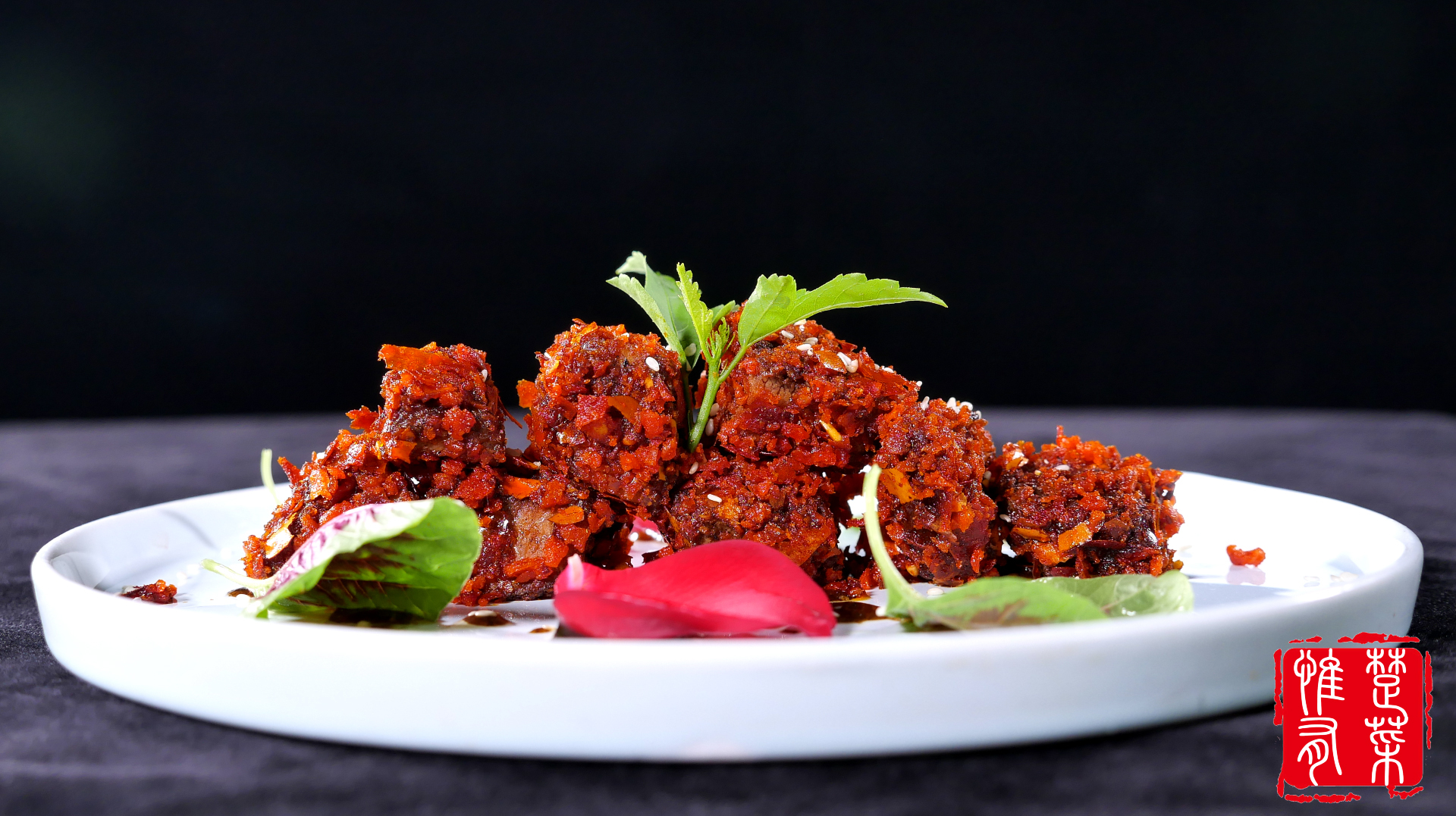 厨师长教你香辣牛肉粒的正宗做法,香辣可口,千腌万煎烹出美味!