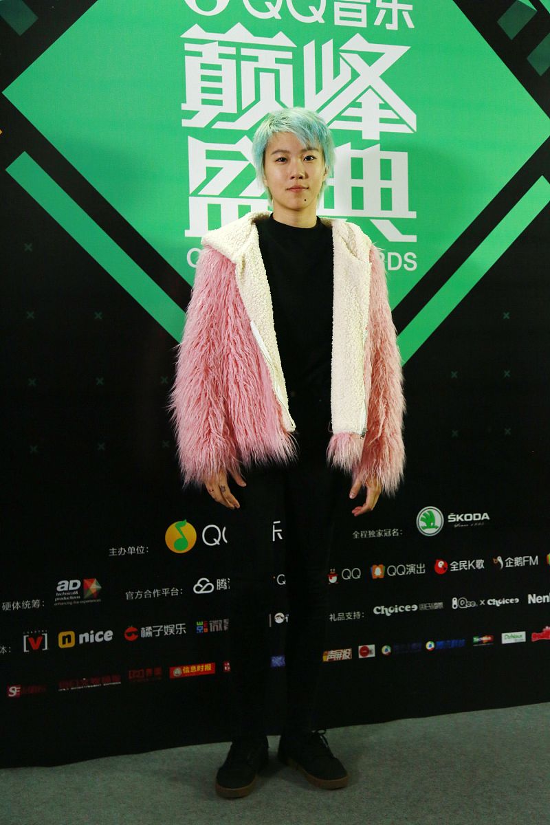 能找到太阳这首歌的伴奏平台有？