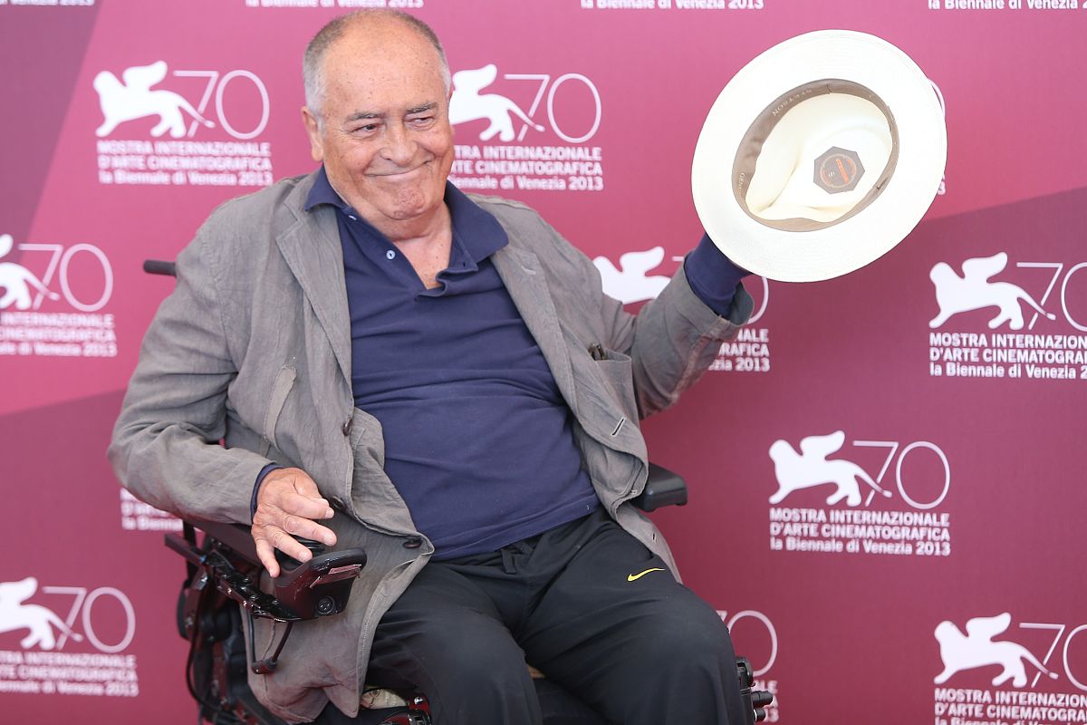 《西西里的美丽传说》影评：结构、摄影、表演、分镜与主题深度解析