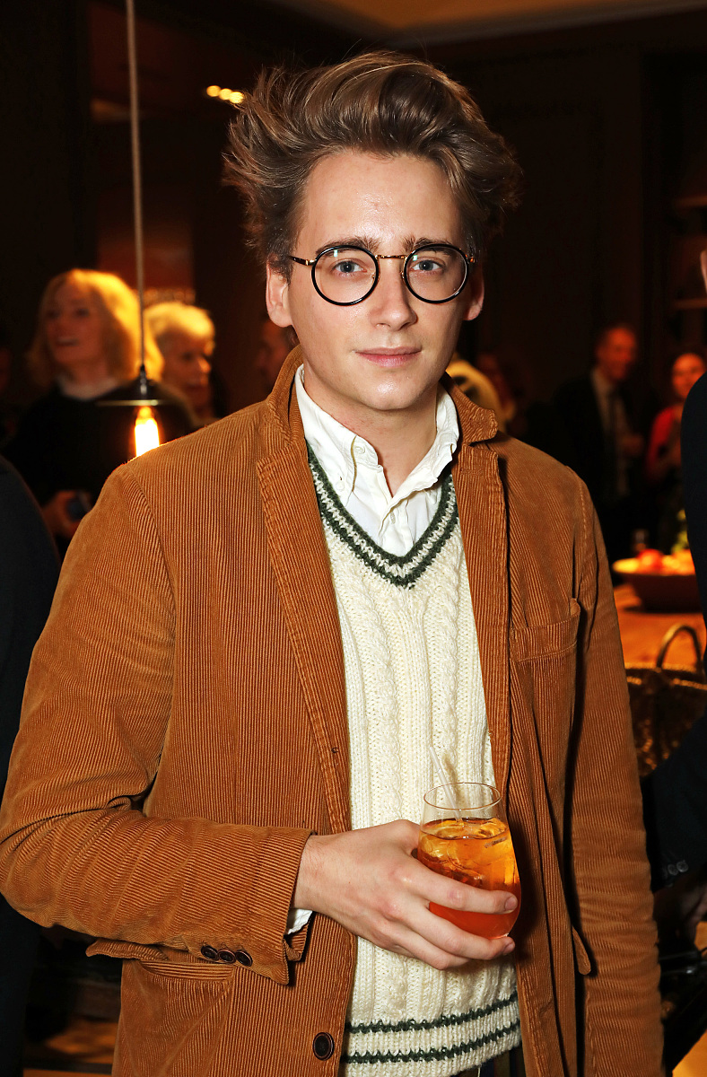 当地时间2016年11月1日,英国伦敦,"thomas burberry的故事"活动.***_*