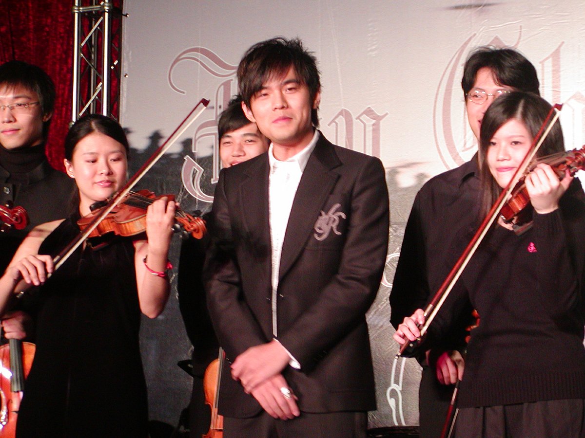 黑色柳丁：周杰伦音乐才华与人生感悟的交响