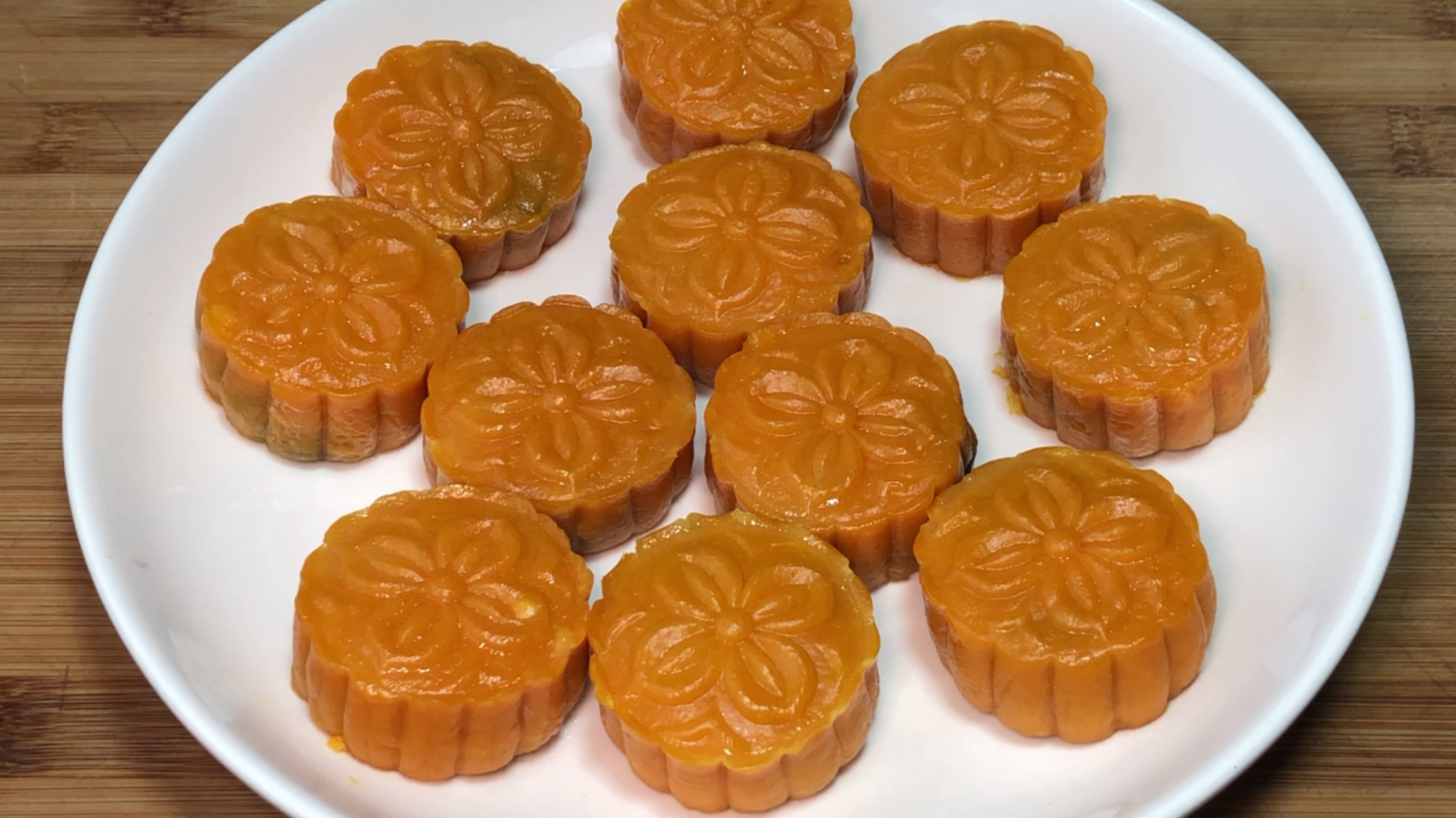 胡萝卜月饼家常做法,不需要烤箱,简单一蒸,甜而不腻,全家爱吃