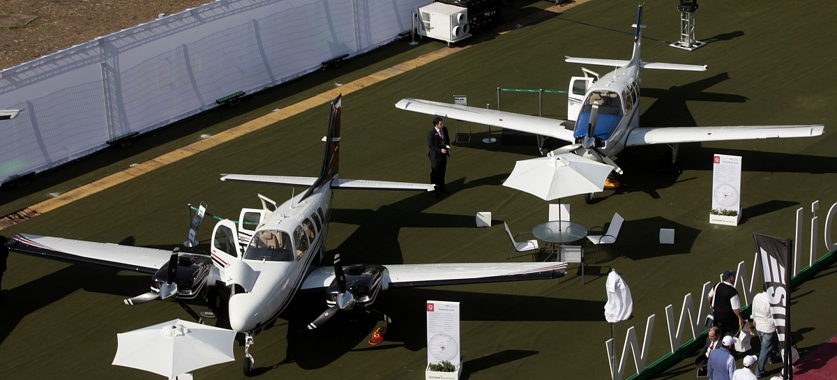 请翻译下面的英文文章 The defenders of Ukraine are getting ready to start using Elf – a small drone developed by the Ukrainian company ELF-systems The first example will soon operate in the Kharkiv region Soldie