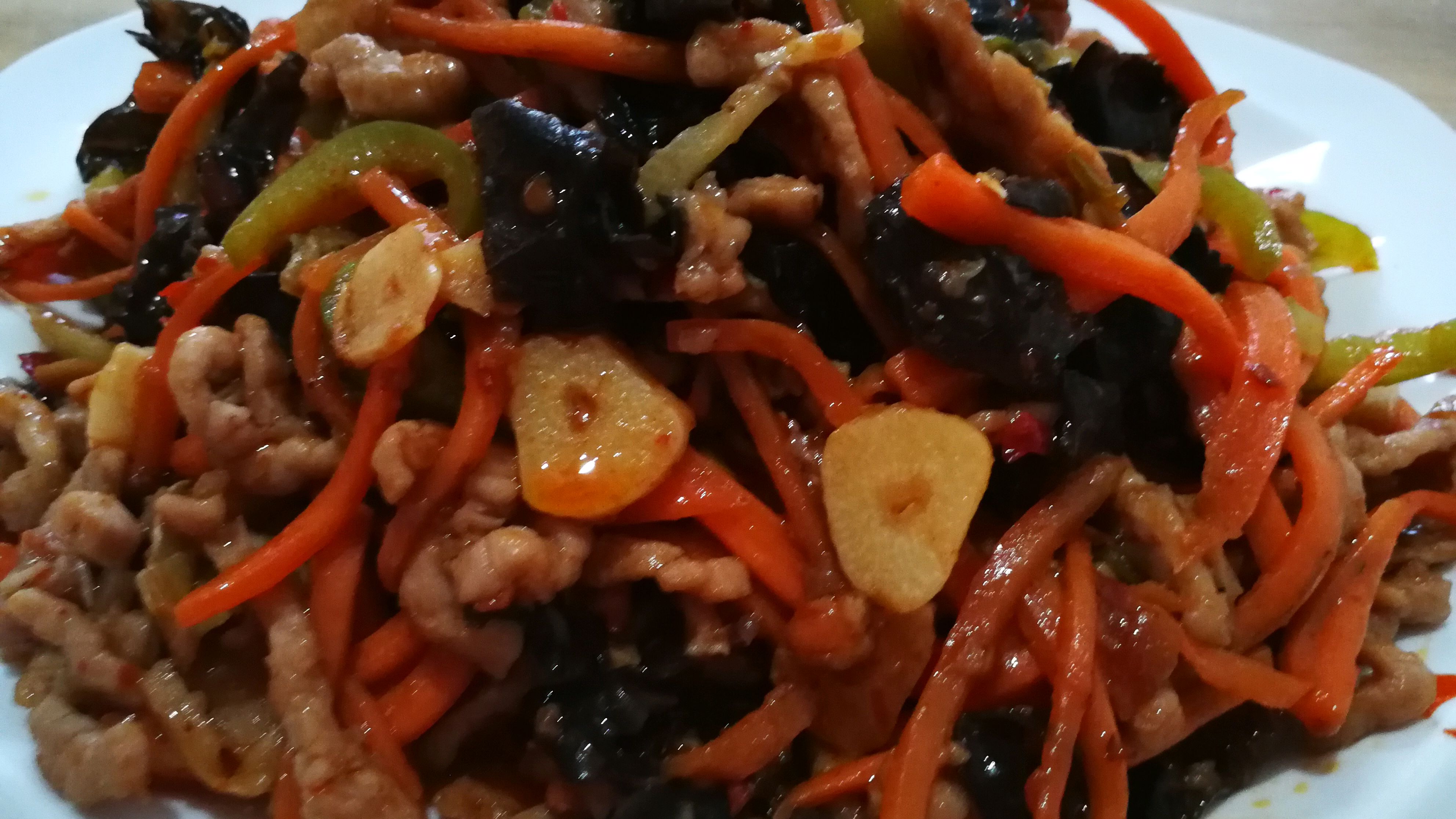 家常版鱼香肉丝的做法,在家就能吃到饭馆的味道,快来试试吧!