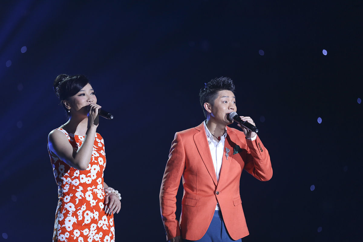 凤凰传奇歌曲点评：动听旋律、深情歌词，触动心灵的音乐力量