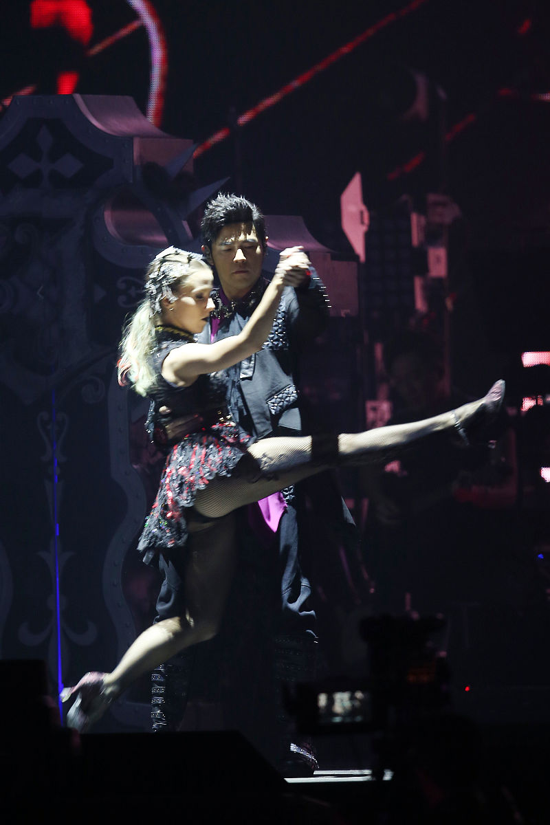 浪漫情歌演唱会，为你们的爱情点亮烛光！