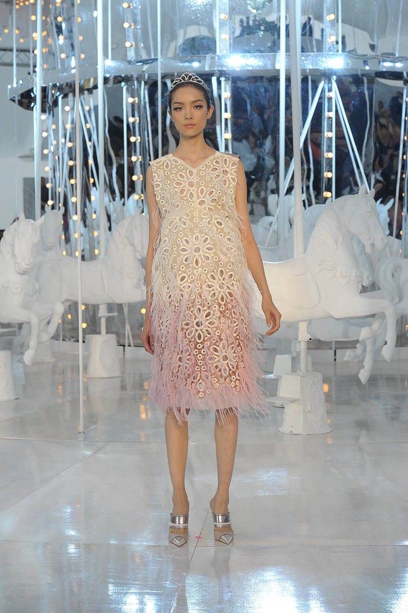 2011年10月5日,巴黎,2012巴黎时装周(春夏).louis vuitton 品牌秀场.*