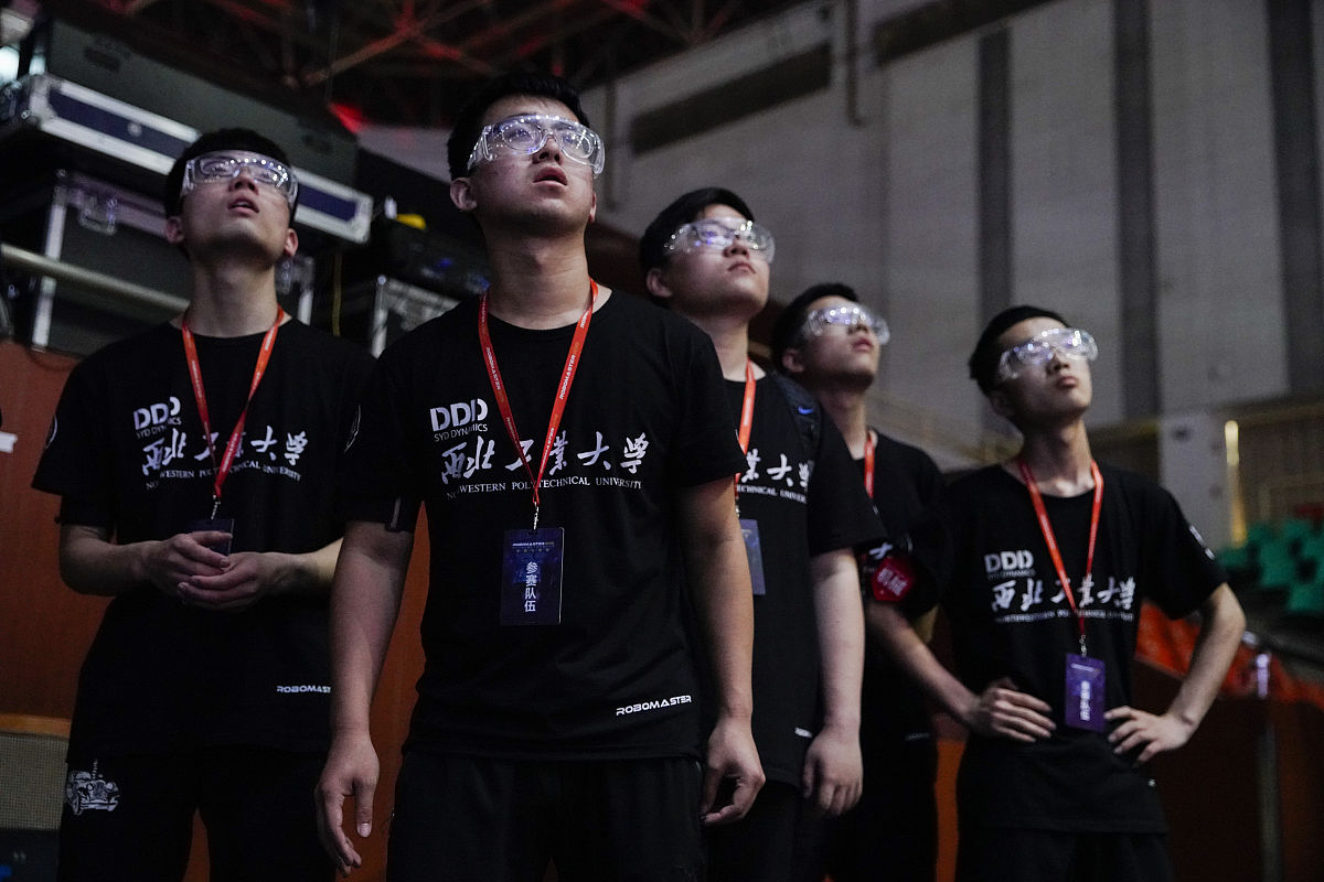 电子竞技：如何在比赛中保持积极的心态？