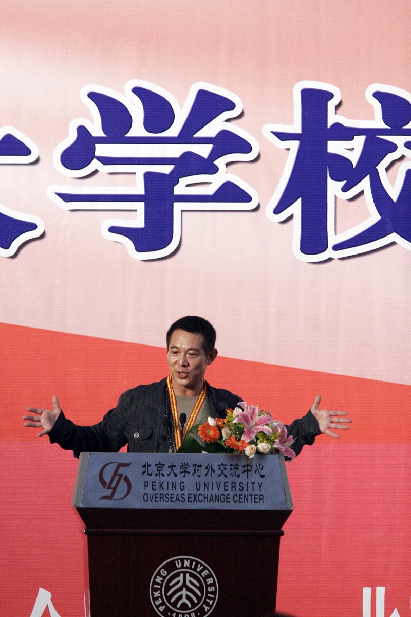 请你1500字左右的作文题目：一样的XX不一样的我