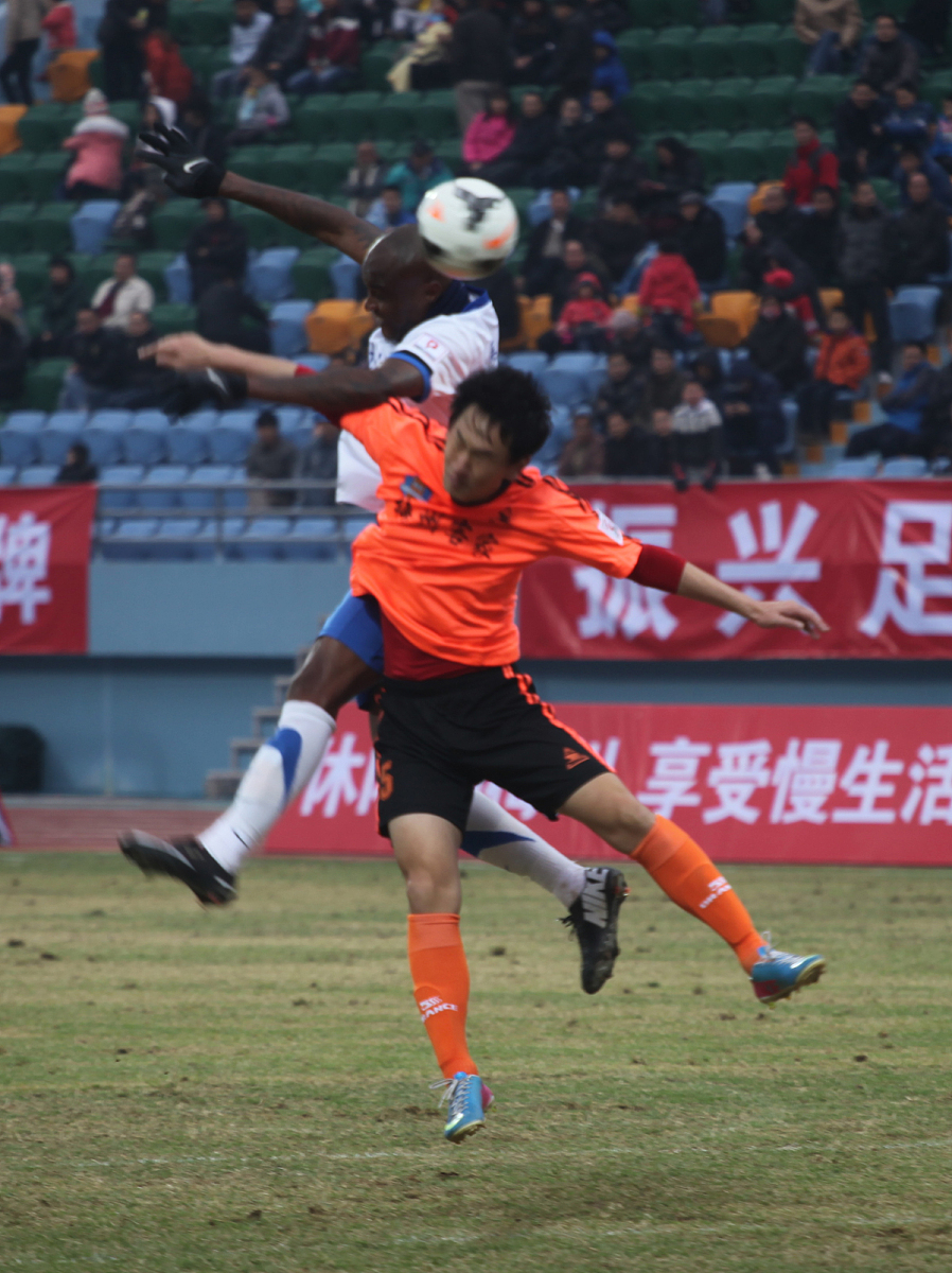 2014年2月12日,广东梅州,2014梅县贺岁杯足球赛,梅州客家vs天津松江.*