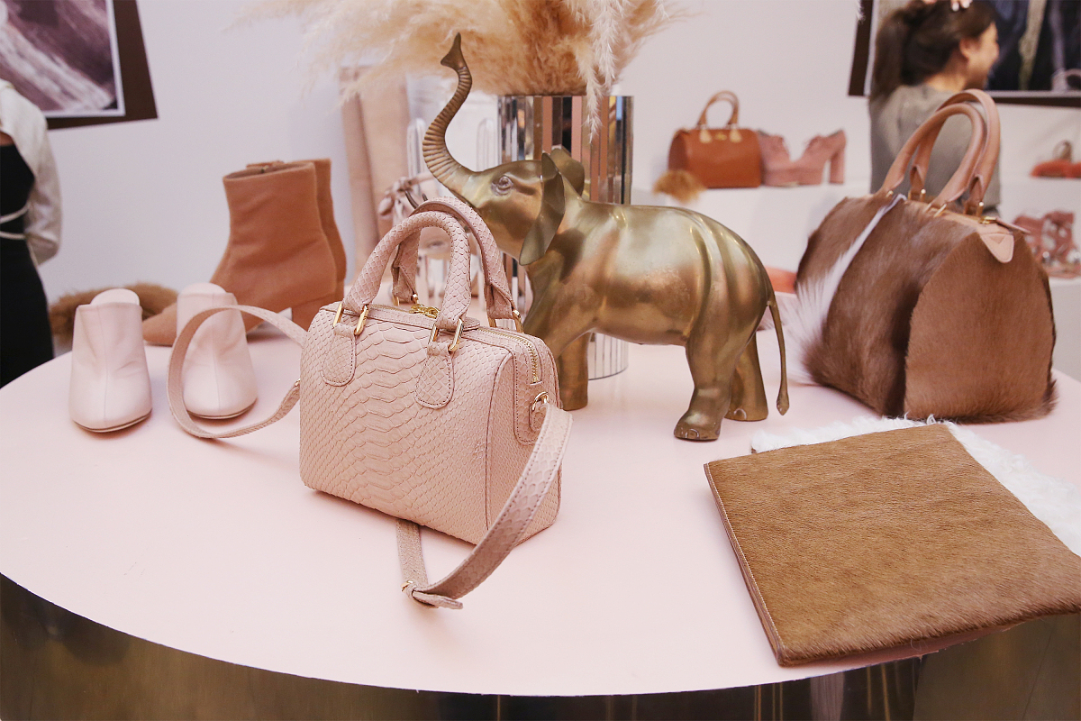 喜欢一个包包的优美文案符合小红书用过购买欲望